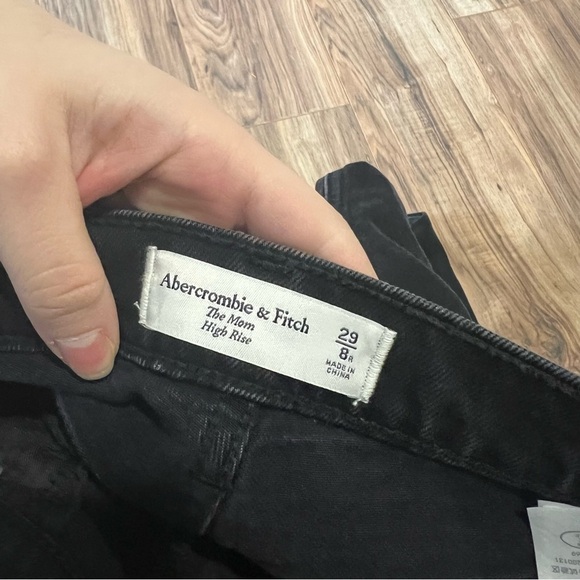 Abercrombie & Fitch High Rise Mom Jean - Picture 6 of 8